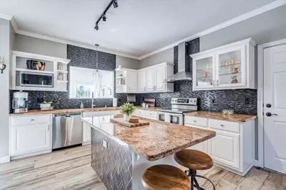 171 N Pin Oak Crossing, Elgin, TX 78621 - Photo 16