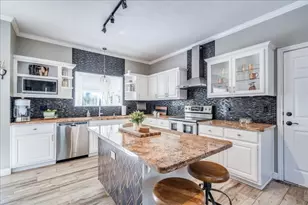 171 N Pin Oak Crossing, Elgin, TX 78621 - Photo 16