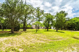 171 N Pin Oak Crossing, Elgin, TX 78621 - Photo 4