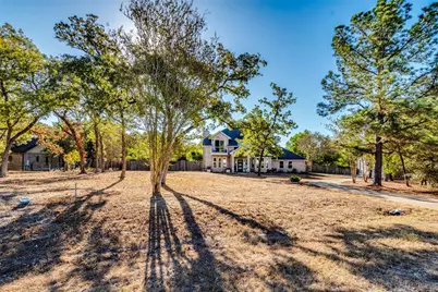 171 N Pin Oak Crossing, Elgin, TX 78621 - Photo 4