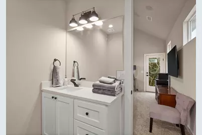 1105 S Meadows Drive, Austin, TX 78758 - Photo 8