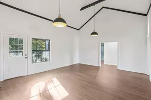 385 Alta Vista Dr, Bastrop, TX 78602 - Photo 6