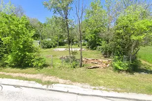 204 E Willow St, Burnet, TX 78611 - Photo 1