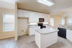 2816 Mission Tejas Dr, Pflugerville, TX 78660 - Photo 8