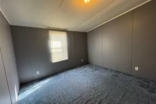 114 Speir Ln, Elgin, TX 78621 - Photo 8