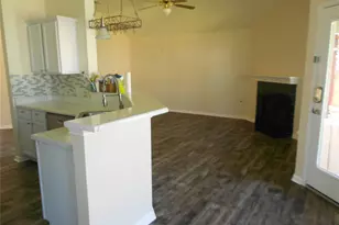 701 Los Robles Rd, Leander, TX 78641 - Photo 14