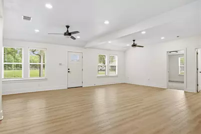 404 E Wolf Street, Granger, TX 76530 - Photo 4