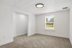 404 E Wolf St, Granger, TX 76530 - Photo 14