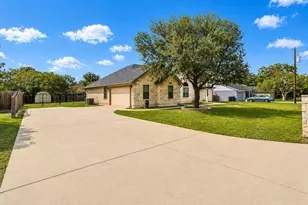 116 Puna Ln, Bastrop, TX 78602 - Photo 4