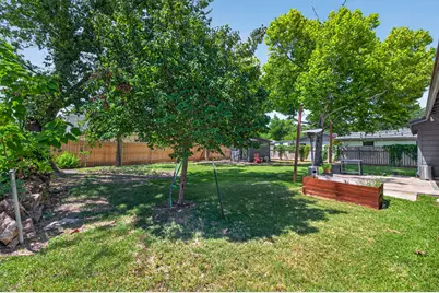 1411 Gilmore Street, Taylor, TX 76574 - Photo 34