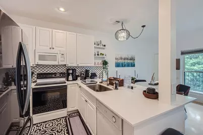 802 S 1st Street #215, Austin, TX 78704 - Photo 4