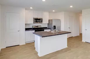 110 Bull Lake Cir, Buda, TX 78610 - Photo 4