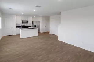 110 Bull Lake Cir, Buda, TX 78610 - Photo 6