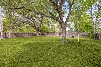 2412 E Stassney Lane, Austin, TX 78744 - Photo 14