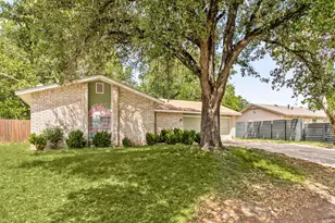 2412 E Stassney Ln, Austin, TX 78744 - Photo 2
