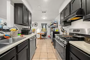 2412 E Stassney Ln, Austin, TX 78744 - Photo 8