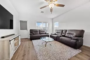 141 Rowdy Yates Wy, Jarrell, TX 76537 - Photo 4