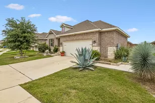 318 Blue Oak Blvd, San Marcos, TX 78666 - Photo 2