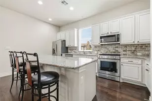 204 Delfino Cir, Lakeway, TX 78734 - Photo 10