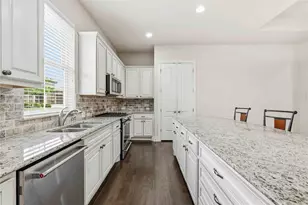 204 Delfino Cir, Lakeway, TX 78734 - Photo 12