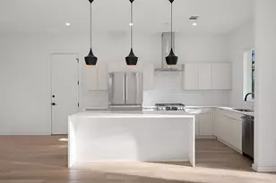 910 Nalide St, Austin, TX 78745 - Photo 8