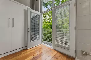 1305 E 6th St, Austin, TX 78702 - Photo 22