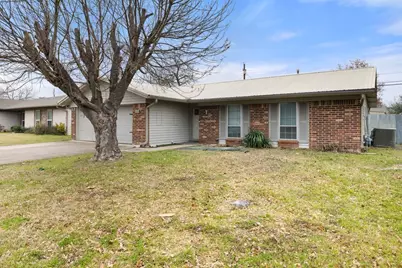 2204 Smith Avenue, Taylor, TX 76574 - Photo 4