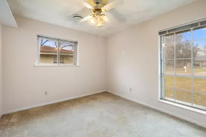2204 Smith Avenue, Taylor, TX 76574 - Photo 32