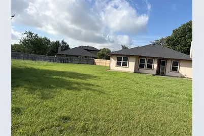 211 Brent Boulevard, Kyle, TX 78640 - Photo 4