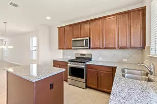 500 Martha Dr, Buda, TX 78610 - Photo 4