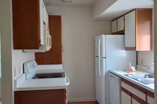 728 W San Antonio St, Lockhart, TX 78644 - Photo 4