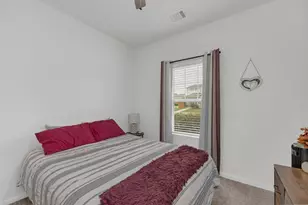 218 Oldbridge Dr, Hutto, TX 78634 - Photo 32