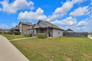 218 Oldbridge Dr, Hutto, TX 78634 - Photo 4