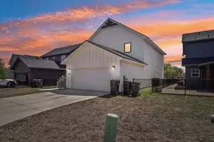 416 Stagecoach Trail, San Marcos, TX 78666 - Photo 2