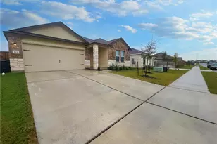 322 Arnage Dr, Hutto, TX 78634 - Photo 2