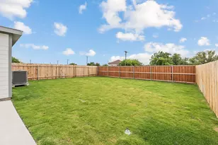 329 Sullivan Wy, Elgin, TX 78621 - Photo 20