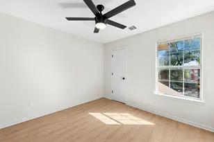 1708 E 17th St, Austin, TX 78702 - Photo 30