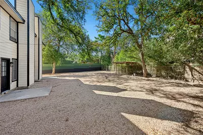 1708 E 17th Street #B, Austin, TX 78702 - Photo 32