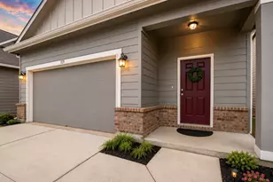 329 Flower Smith Ln, Jarrell, TX 76537 - Photo 2