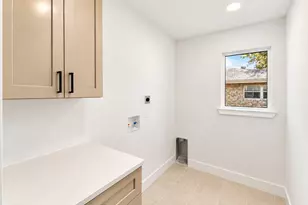 5704 Parkwood Dr, Austin, TX 78735 - Photo 32