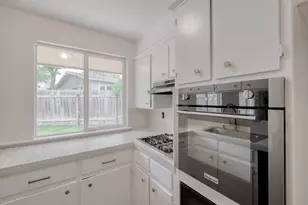 10214 Oak Hollow Dr, Austin, TX 78758 - Photo 18