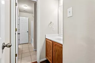 9401 Pioneer Forest Dr, Austin, TX 78744 - Photo 18