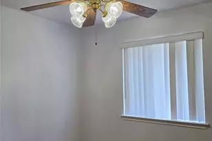 226 Lakemont Dr, Hutto, TX 78634 - Photo 18