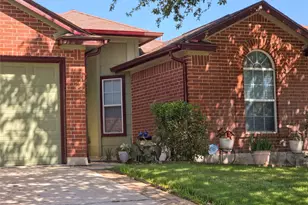 226 Lakemont Dr, Hutto, TX 78634 - Photo 2