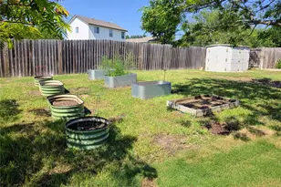 226 Lakemont Dr, Hutto, TX 78634 - Photo 36