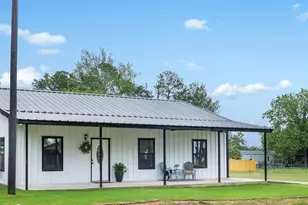 1110 Caldwell, Lexington, TX 78947 - Photo 2