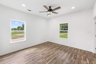 1110 Caldwell, Lexington, TX 78947 - Photo 20