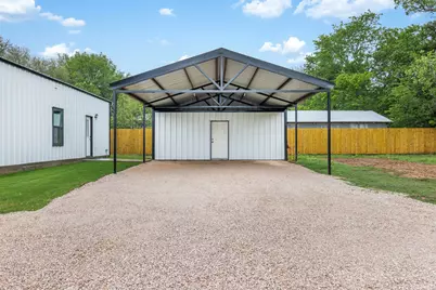 1110 Caldwell, Lexington, TX 78947 - Photo 4