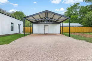 1110 Caldwell, Lexington, TX 78947 - Photo 4