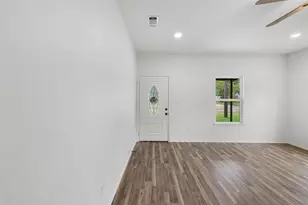 1110 Caldwell, Lexington, TX 78947 - Photo 8